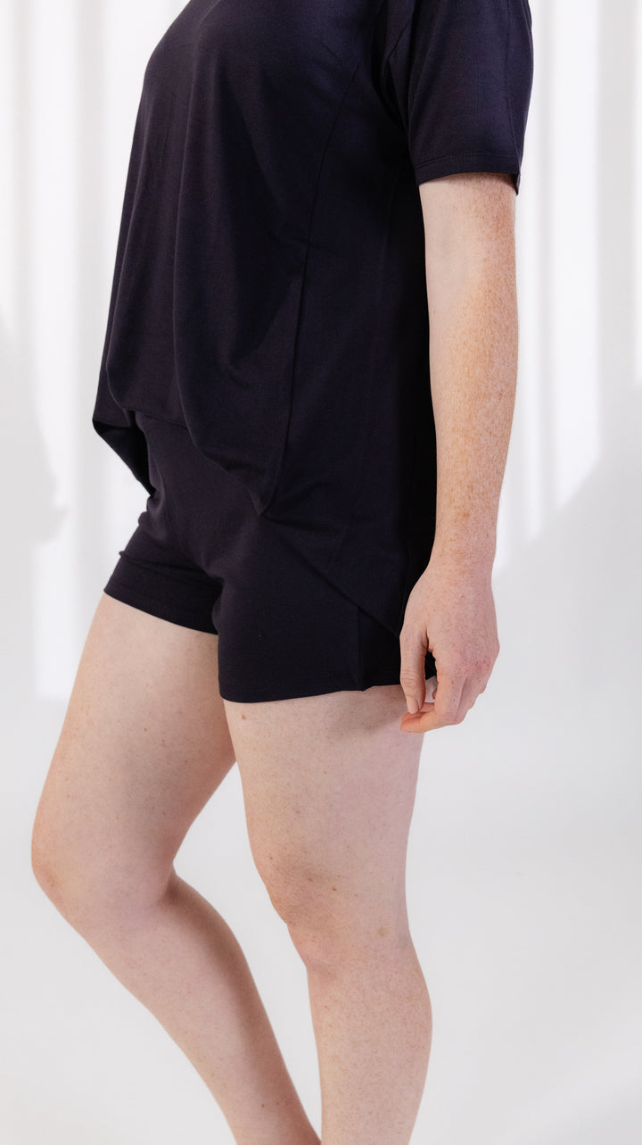 Newport Short in Noir